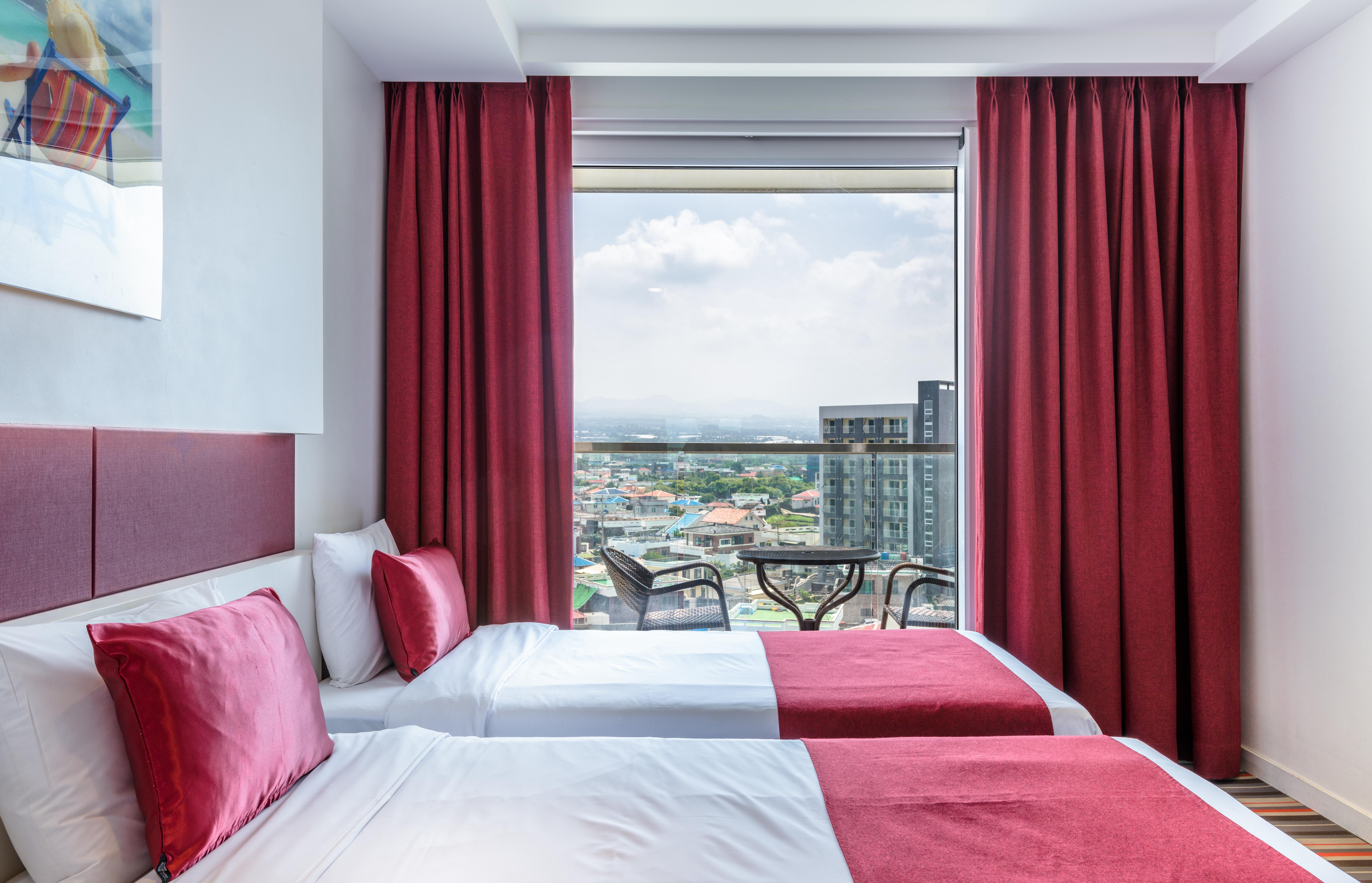 Aimi Jeju Beach Hotel Екстериор снимка