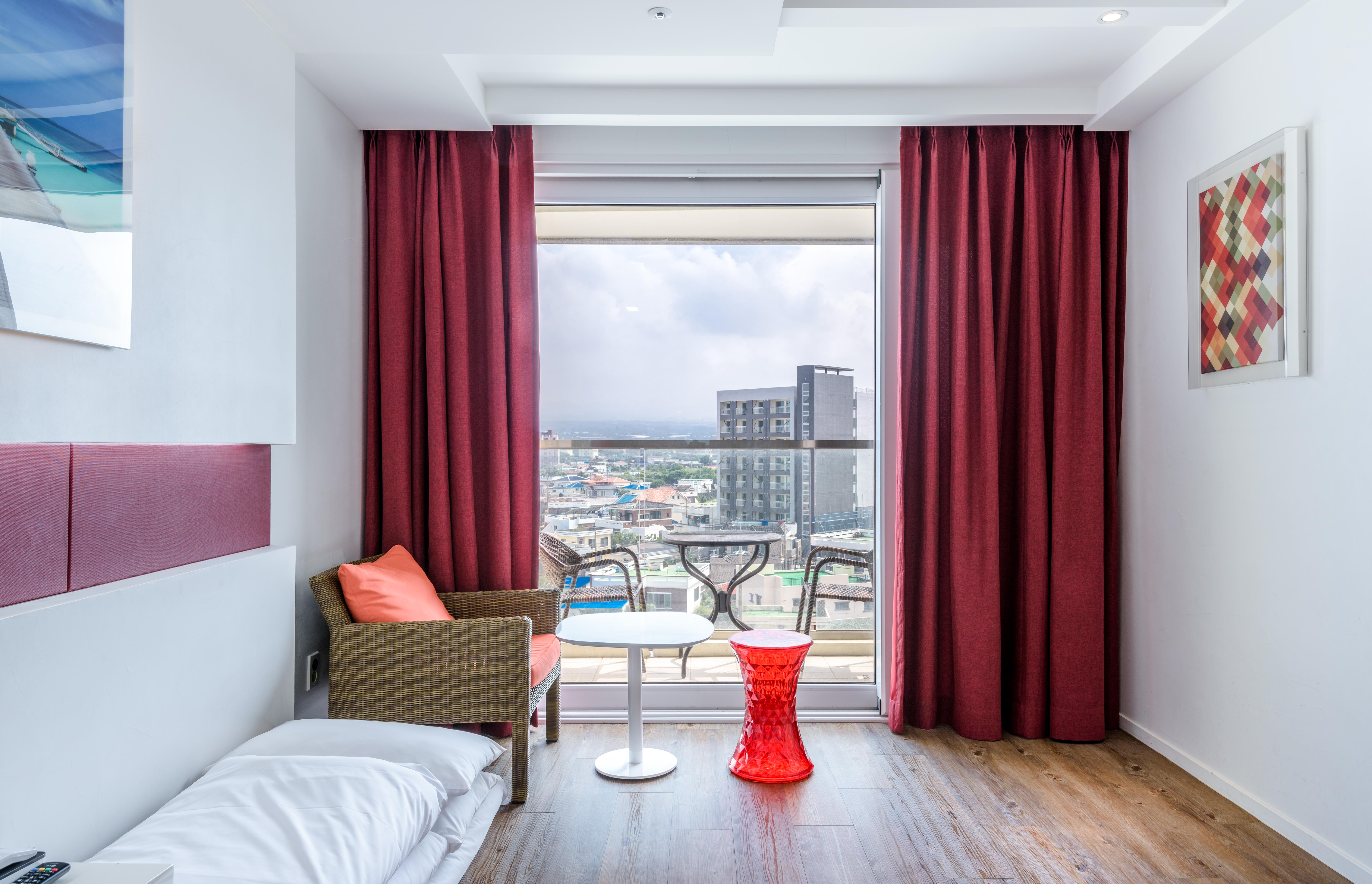 Aimi Jeju Beach Hotel Екстериор снимка