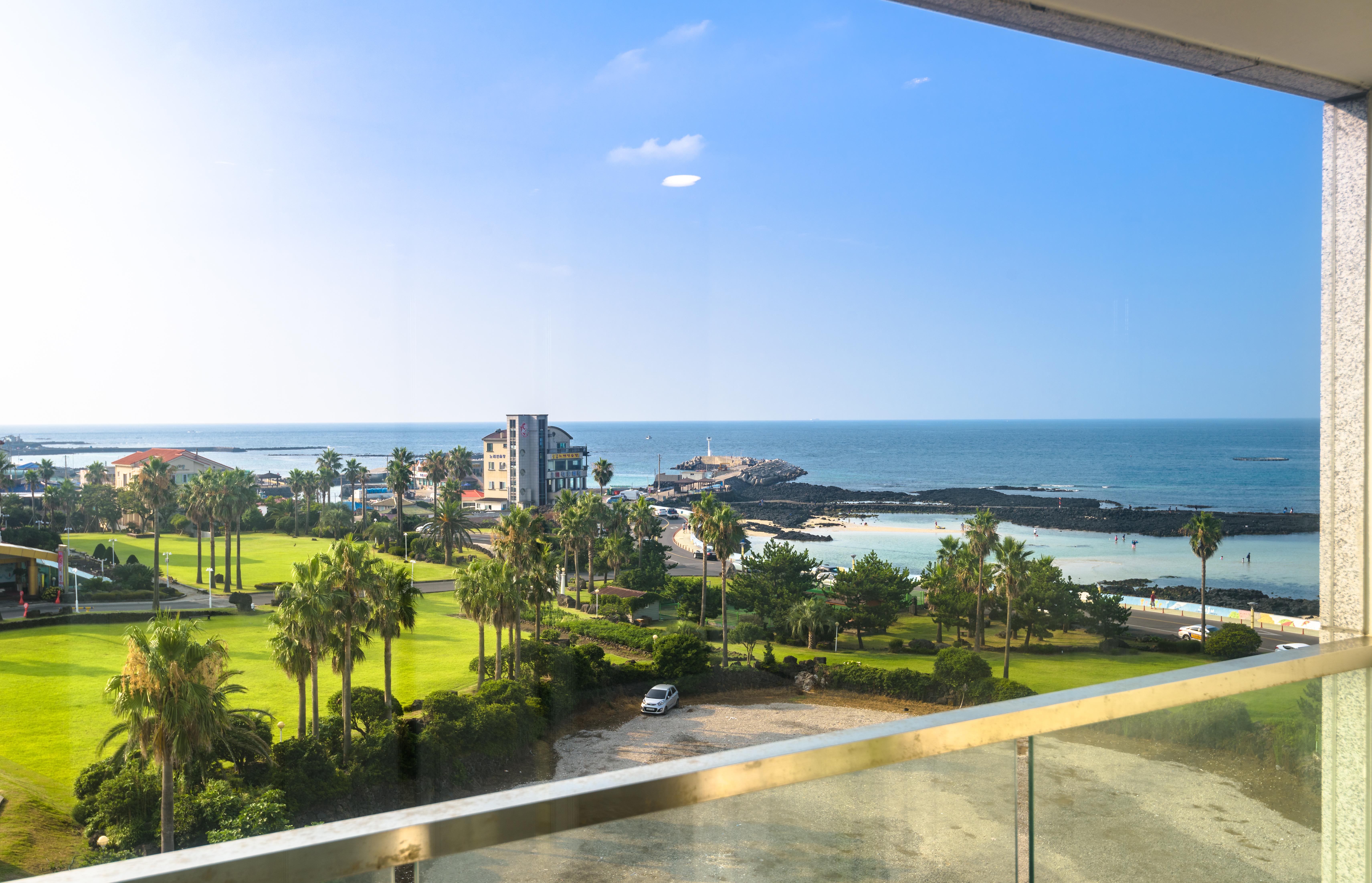 Aimi Jeju Beach Hotel Екстериор снимка
