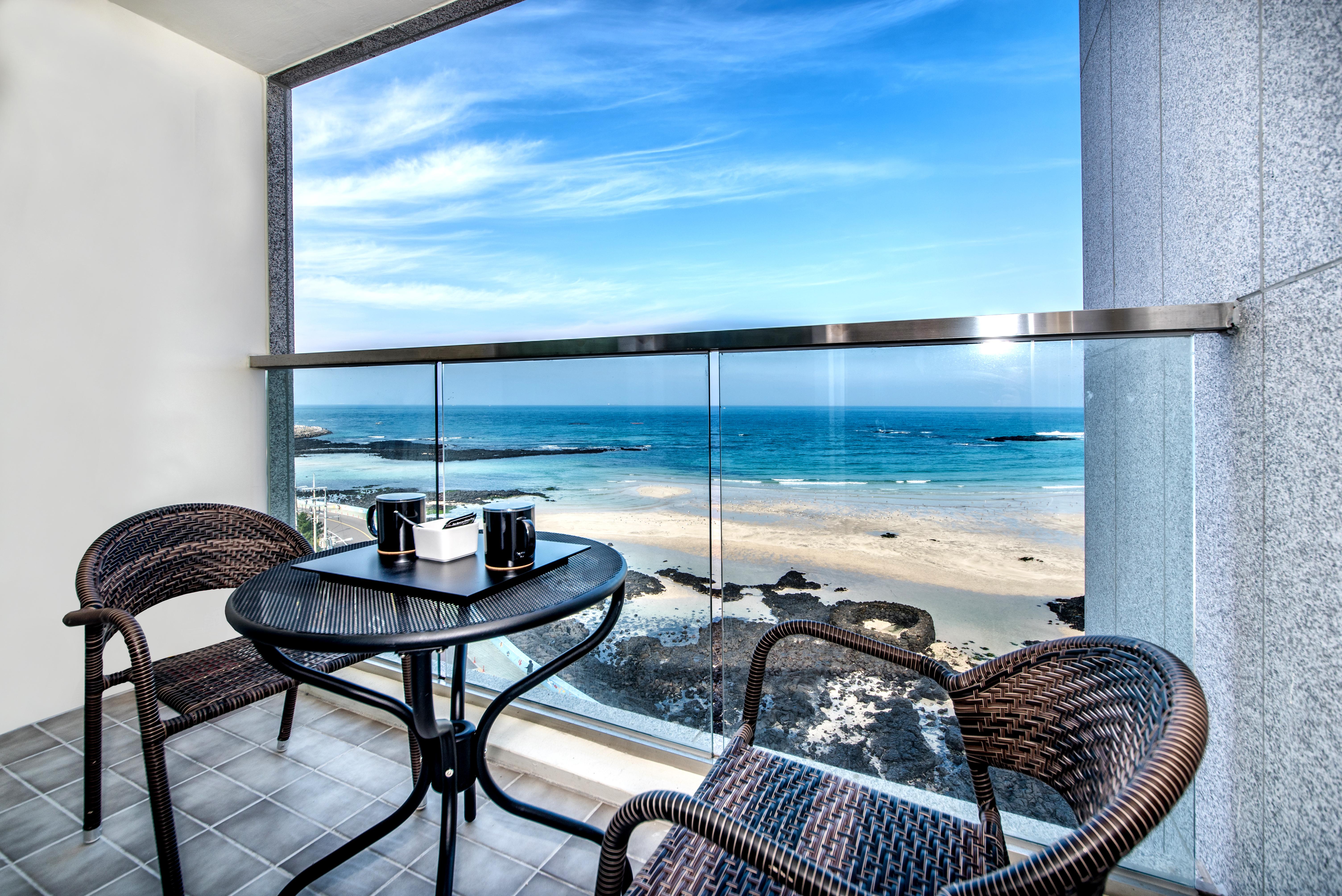 Aimi Jeju Beach Hotel Екстериор снимка